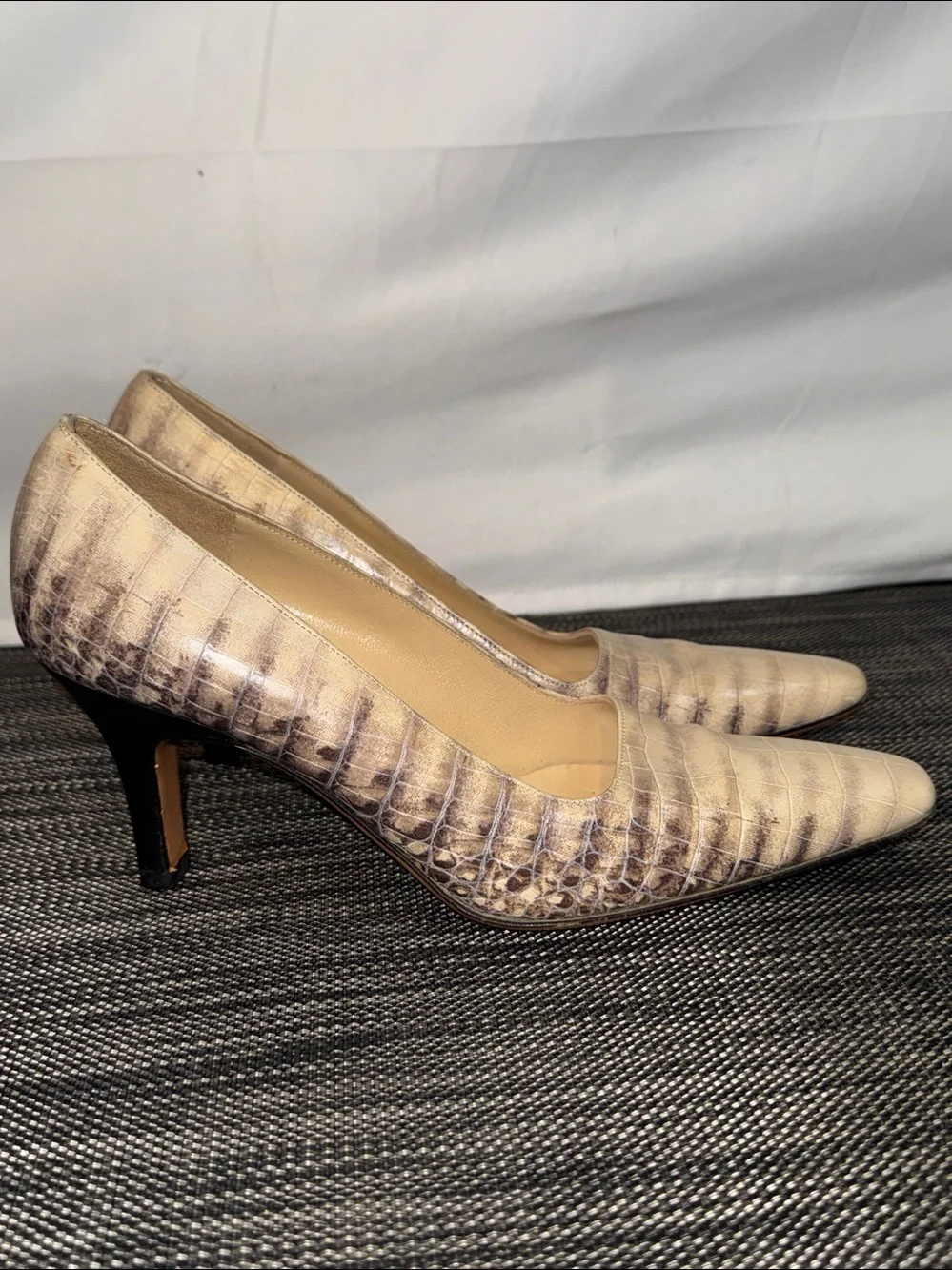 Embossed Leather Animal Print Pumps
